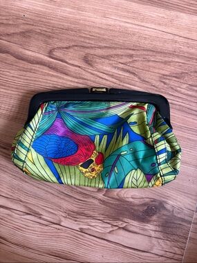 Vintage Multicolor Parrot Print Clutch - Green/Blue/Red